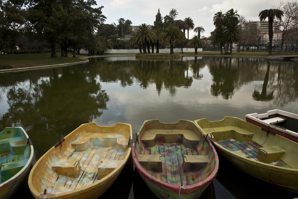 Vis o Regata Dos Barquinhos A Remos Regressa Ao Jardim Do Campo 