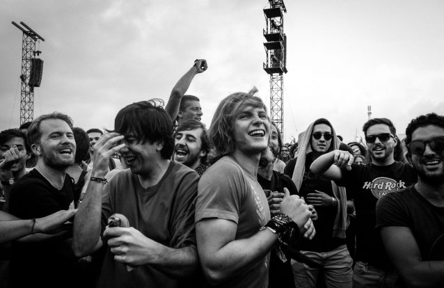 Alive publico 7