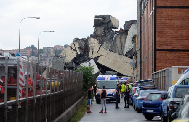 10 imagens impressionantes na tragédia em Génova 1