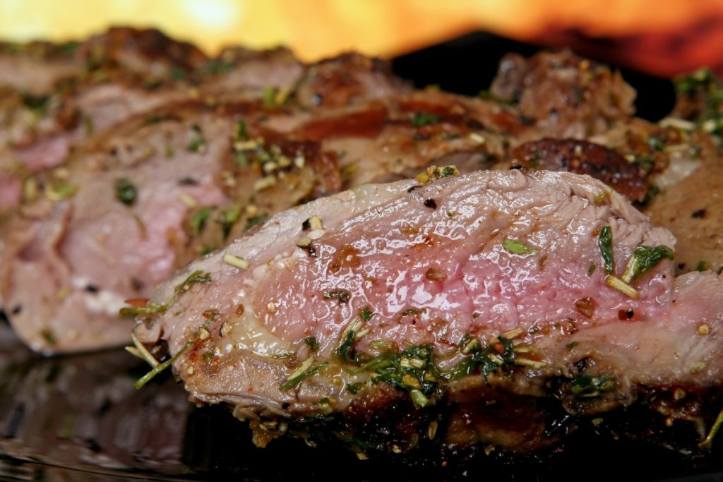 Quem diria: carne vermelha e queijo podem ajudar na saúde cardiovascular