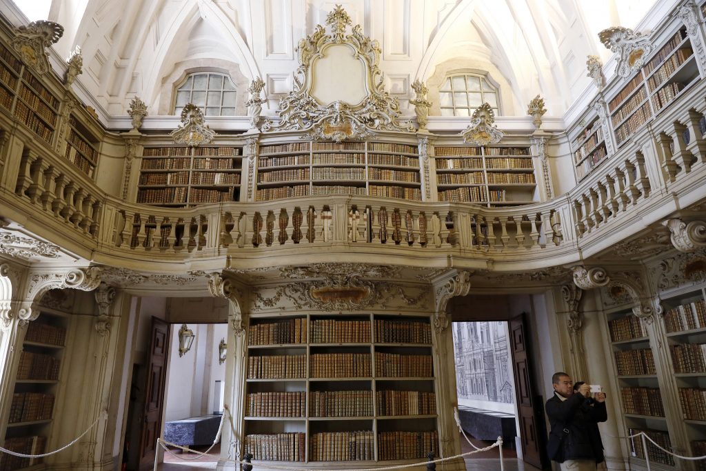 Visao A Biblioteca Do Palacio Nacional De Mafra Em 10 Imagens