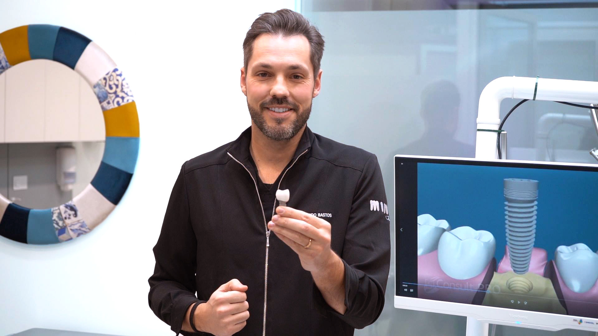 implantes dentários dr. eduardo bastos.jpg