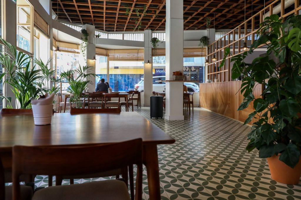 Visão Tardes longas no novo café O Consulado, no Porto