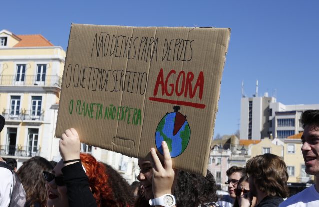 Os cartazes da manifestação em Setúbal 8