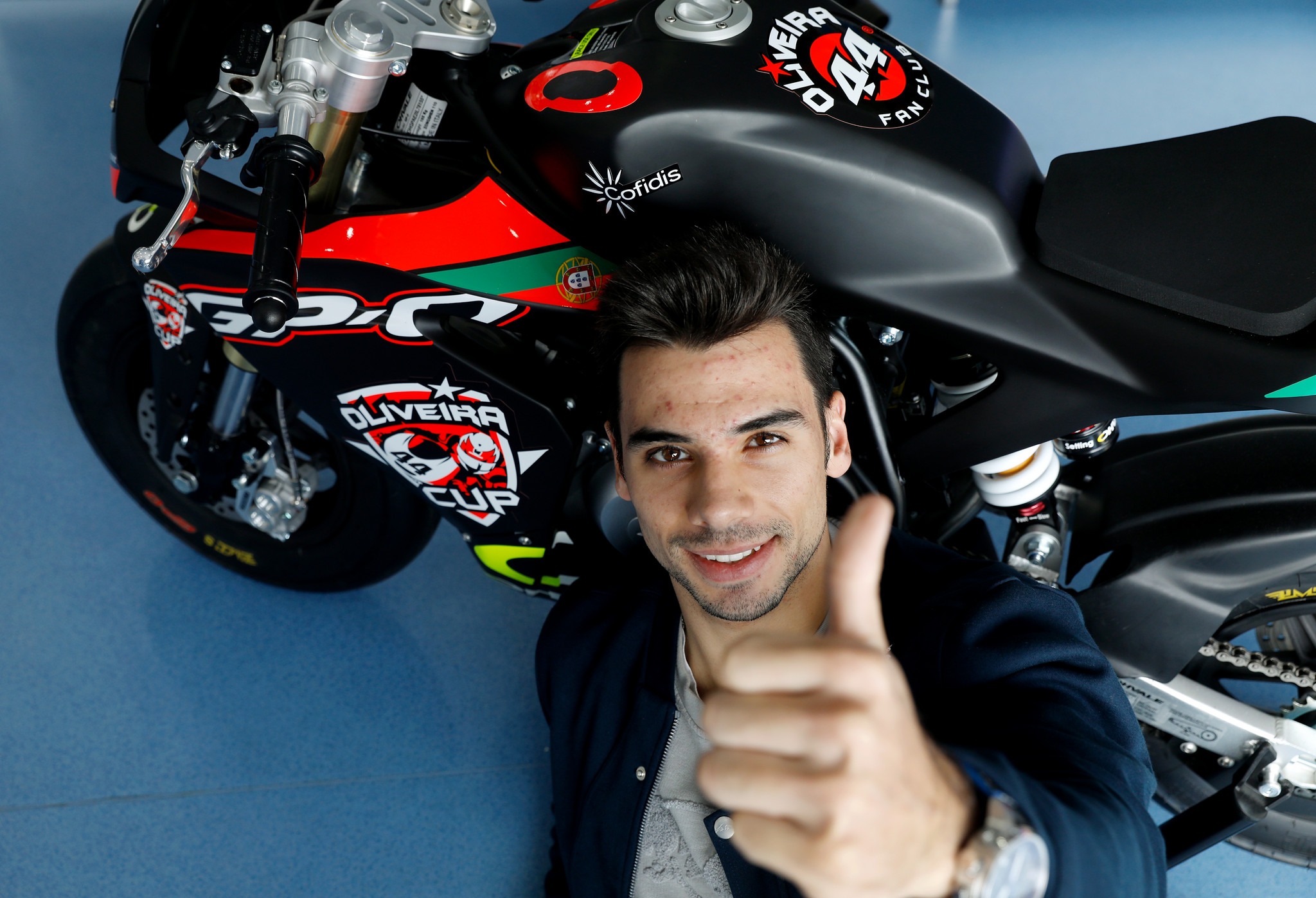 Visão  Miguel Oliveira, o campeão das motos que não tem carta de moto