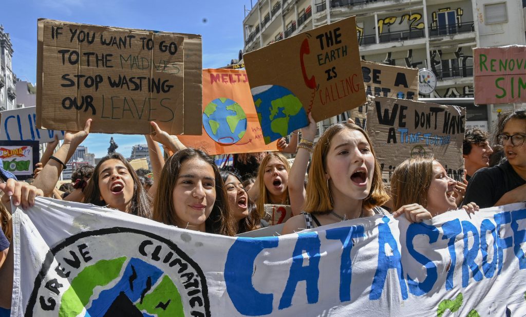 Clima: Organizadores de protesto querem juntar-se a sindicatos para greve geral em setembro