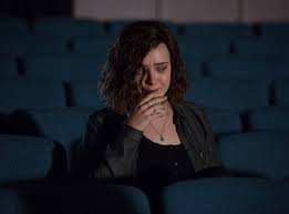Netflix decide eliminar a cena do suicídio de uma adolescente na série 13 Reasons Why