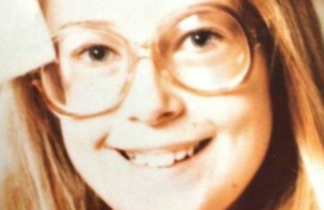 32 anos depois do crime, um guardanapo levou à detenção do homem que violou e matou uma menina de 12 anos