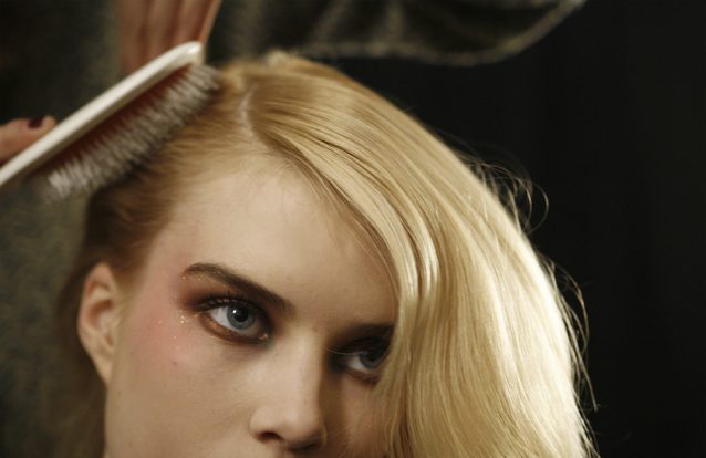 6 erros que prejudicam o seu cabelo no inverno