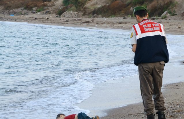 Afogaram-se 423 crianças no Mediterrâneo desde a morte de Aylan