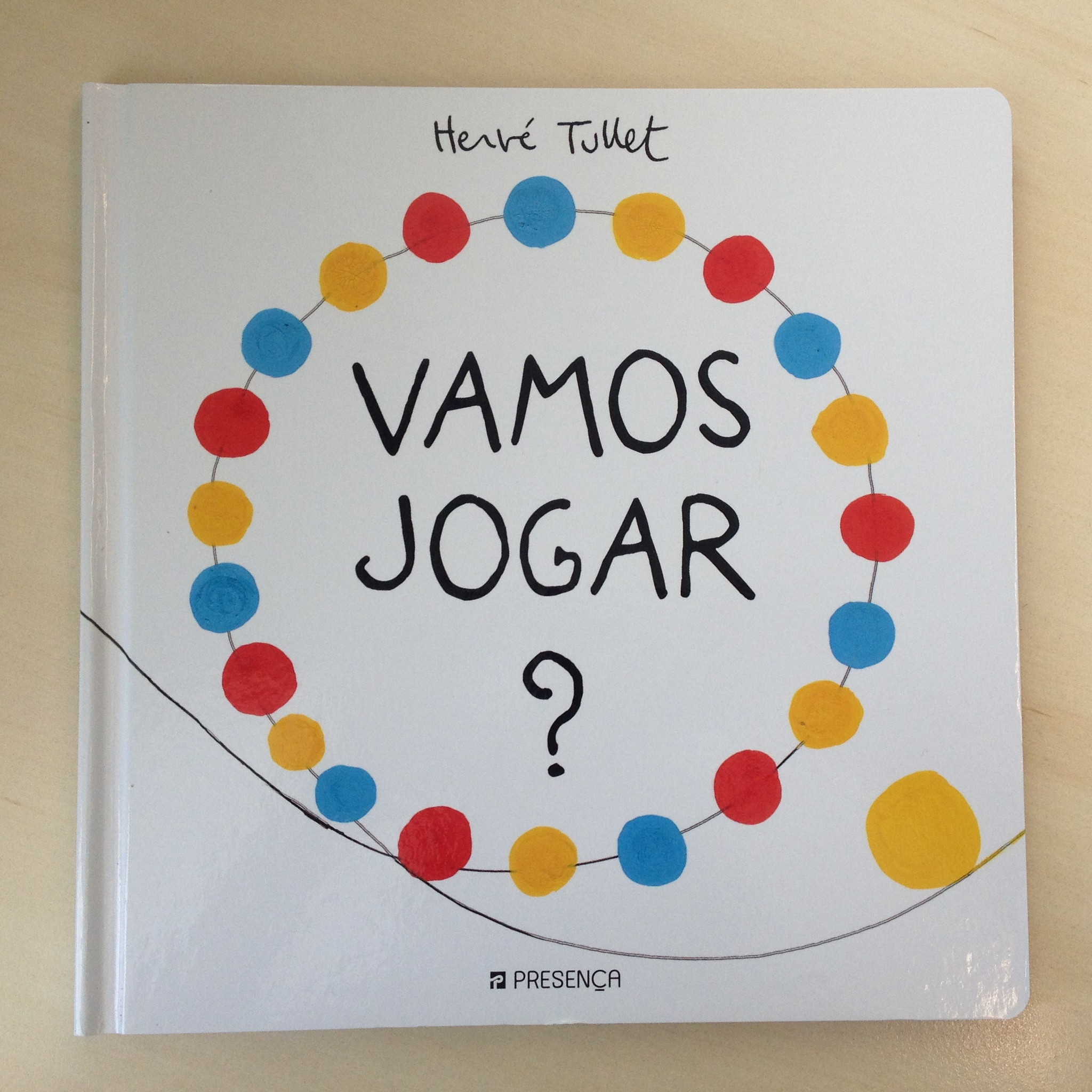  Vamos Jogar? (Portuguese Edition): 9789722357890: Hervé Tullet:  Libros