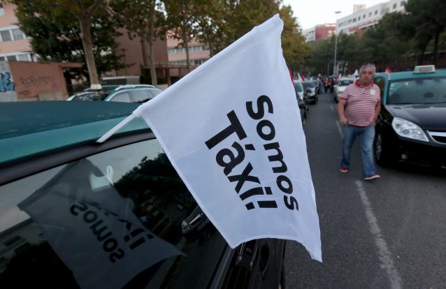 Imagens de um dia de tensão entre os taxistas 54