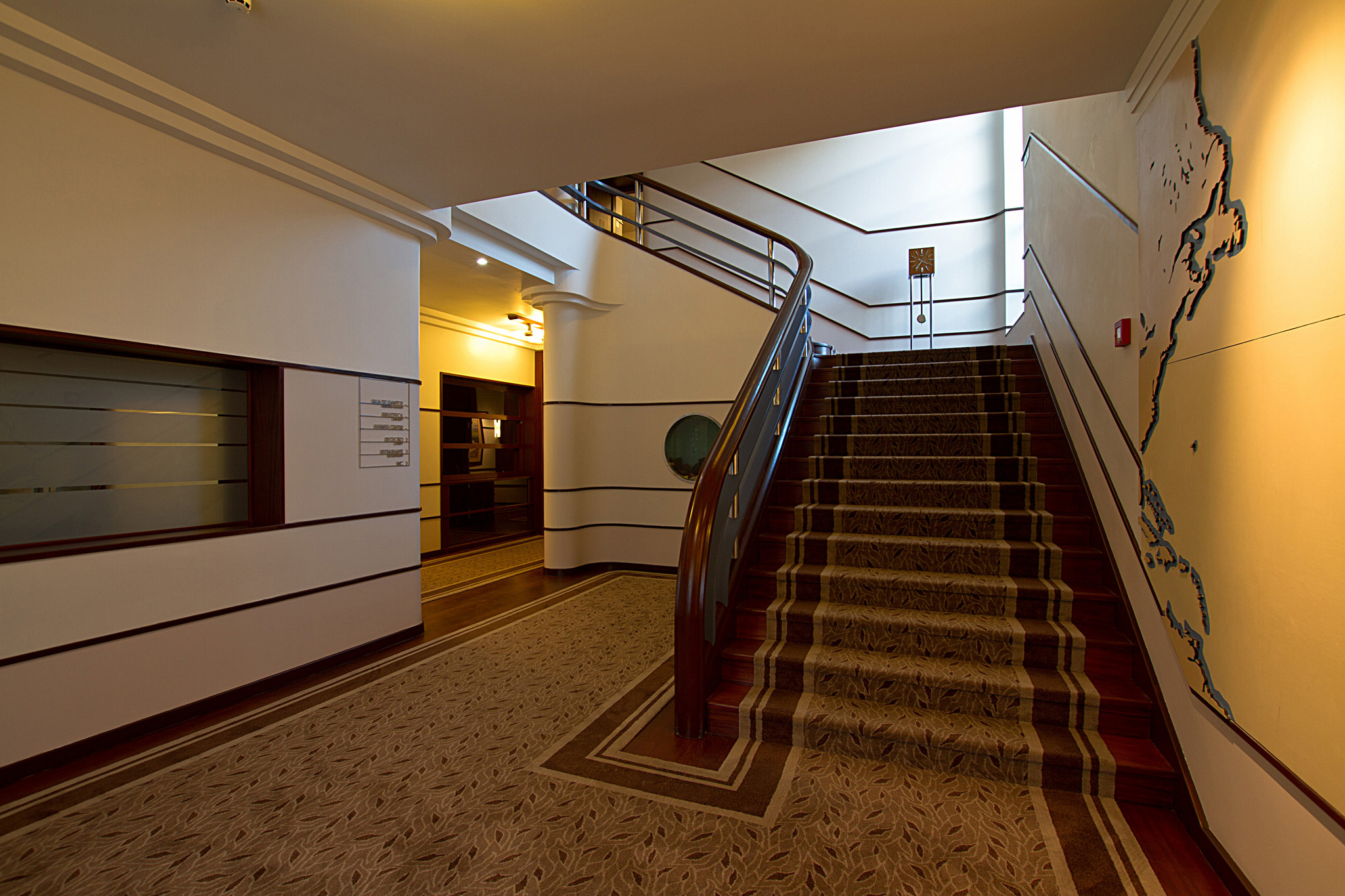 Staircase Art Deco.jpg