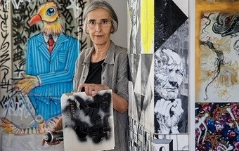 A avó que desenha bruxas nas paredes