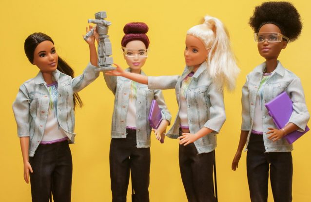 A Barbie já não é só dona de casa ou princesa... agora é também engenheira de robótica