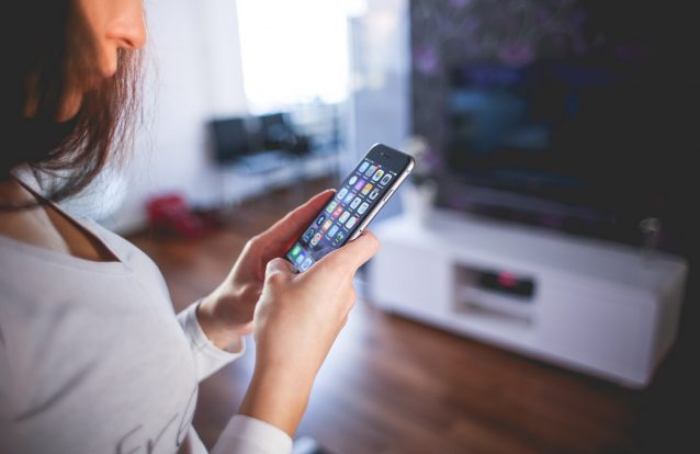 A bateria do seu telemóvel dura cada vez menos? Siga estes 5 passos