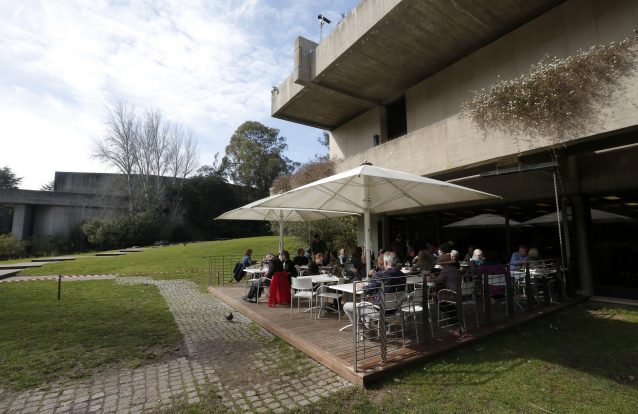 A cafetaria do Museu Calouste Gulbenkian está como nova