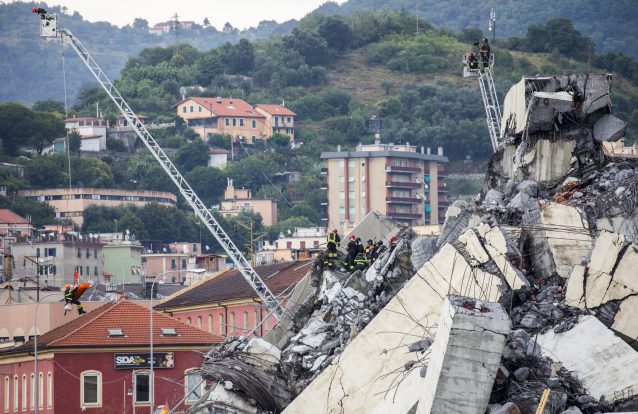 "A esperança nunca termina, já salvamos uma dúzia de pessoas sob os escombros, vamos trabalhar 24 horas por dia"