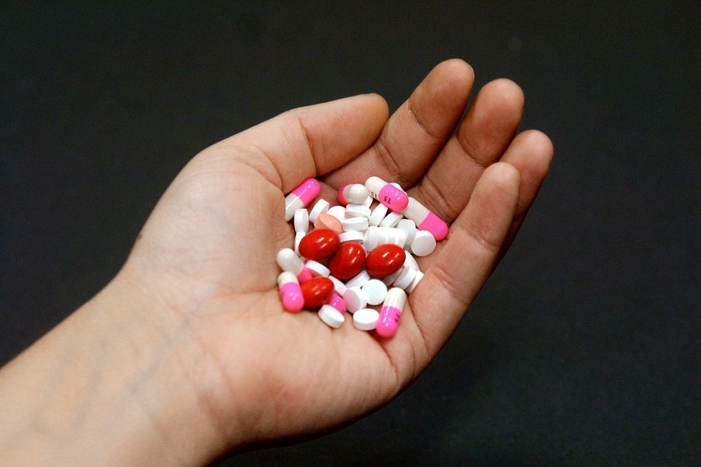 A inutilidade (e talvez o dano) da ingestão regular de suplementos vitamínicos