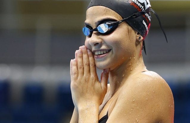 A nadadora olímpica que fugiu da guerra na Síria e nadou três horas para salvar 20 pessoas de se afundarem no mar