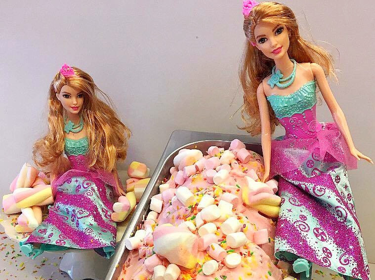 AS FÉRIAS MAIS DIVERTIDAS COM BARBIE E SEUS AMIGOS