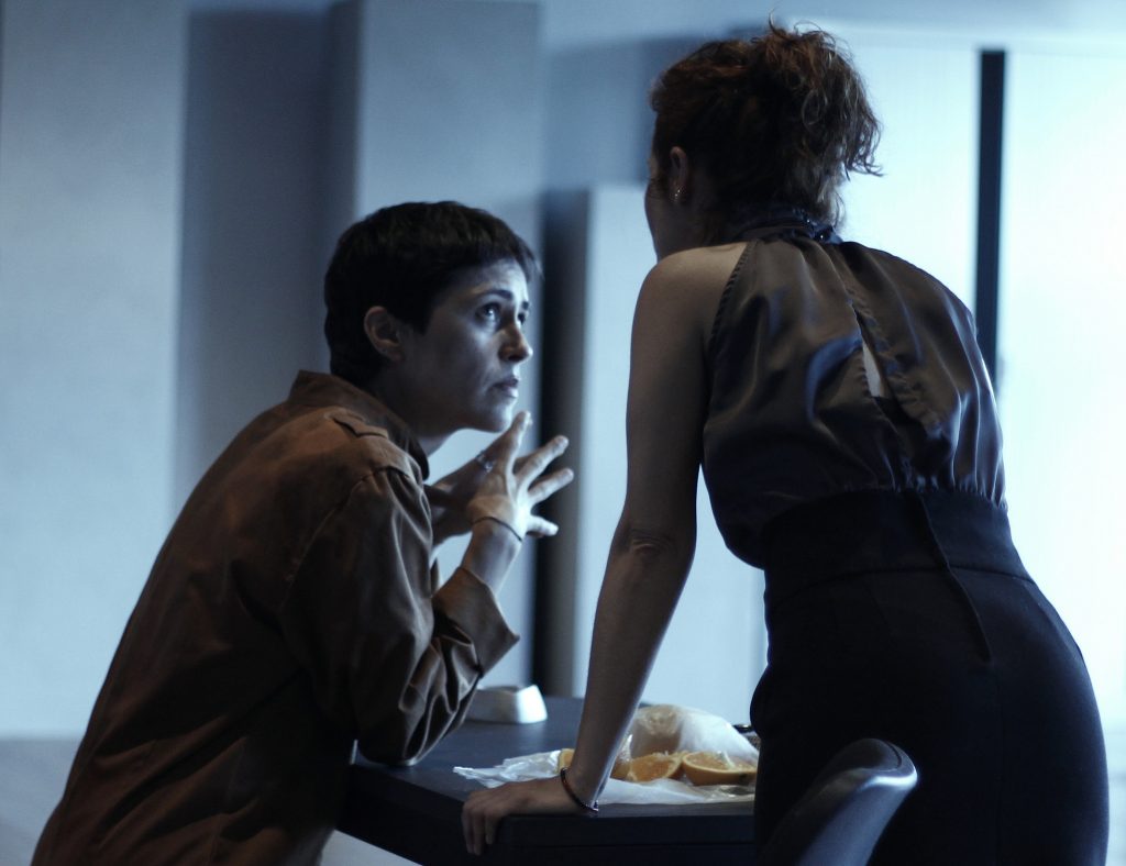 'A Sauna': Todos presos por fios nesta peça de teatro