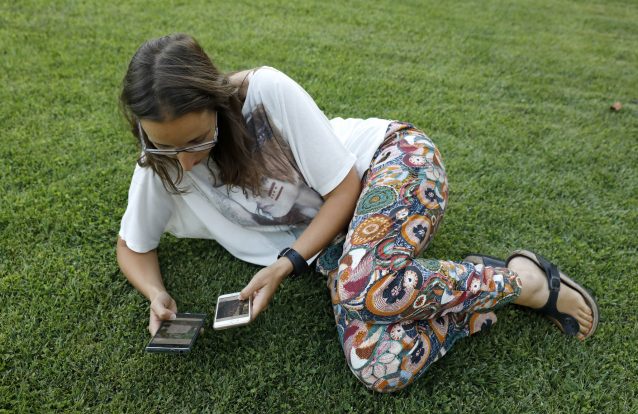 Agarrados às redes: Os perigos reais de estar sempre ligado