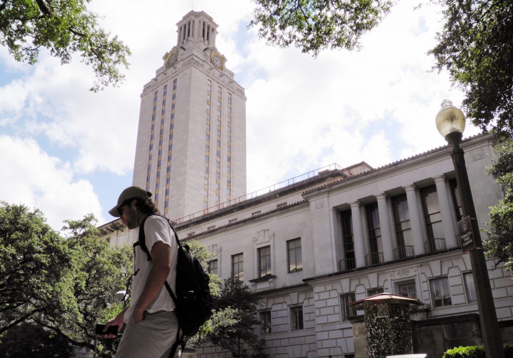 Alunos do Texas já podem levar armas para as universidades