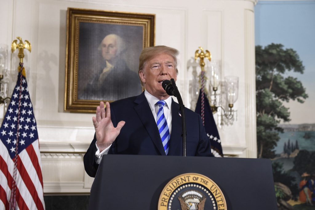 América fora do acordo nuclear com o Irão