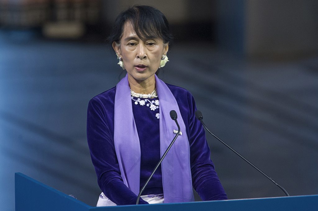 Amnistia Internacional retira maior prémio à líder de Myanmar