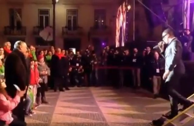 Anselmo Raph cai no concerto de Marcelo para "não dar as costas ao Presidente"