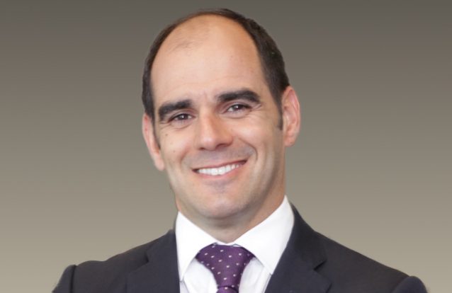 António Simões muda-se para o Santander