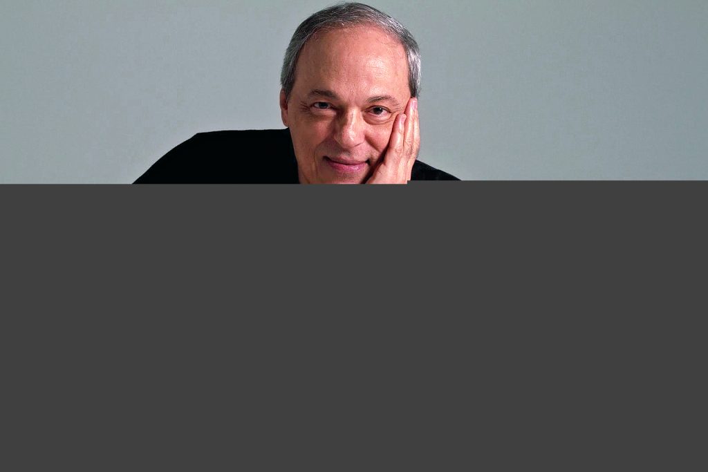Ao som dos 50 anos de carreira de Toquinho