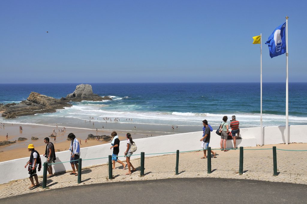 As praias de Torres Vedras preocupam-se com os banhistas daltónicos