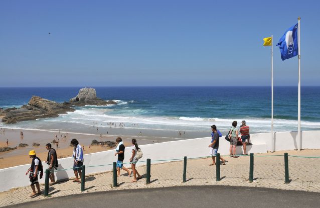 As praias de Torres Vedras preocupam-se com os banhistas daltónicos