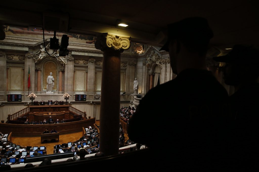 Assembleia da República: As “votações excêntricas”, o “prémio da lotaria” e o “bingo”