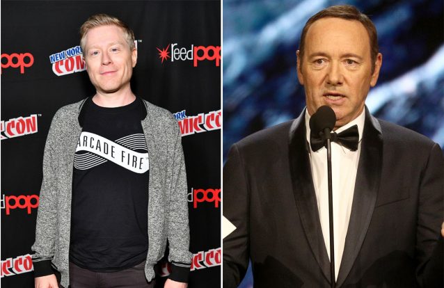 Ator acusa o "horrorizado" Kevin Spacey de o seduzir aos 14 anos