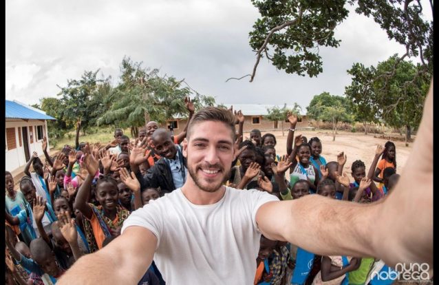 Ator Ângelo Rodrigues junta-se a missão humanitária em África