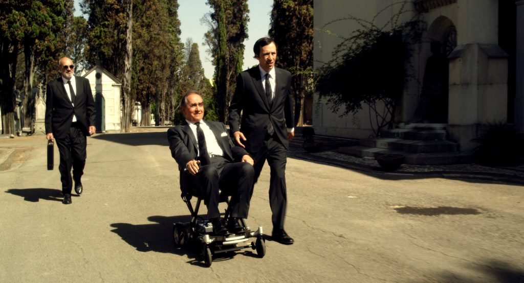 'Axilas': Dizer adeus com um sorriso nos lábios