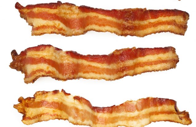 Bacon: Perigo às tiras