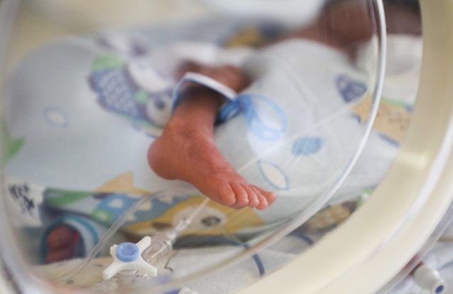 Bebé que morreu no Amadora-Sintra sobreviveu mais de 48 horas, vindo a falecer já na segunda-feira de manhã, ao terceiro dia de vida