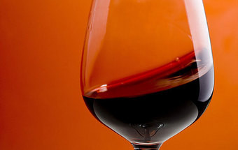 Beber um copo por dia é melhor para o coração do que não beber nenhum