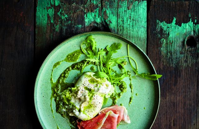 Burrata com pesto de hortelã, por Joe Wicks