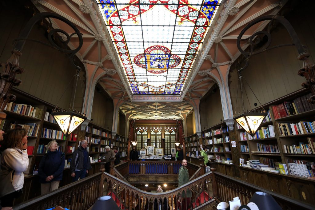 Camões e Harry Potter são os "convidados" especiais dos 113 anos da Livraria Lello