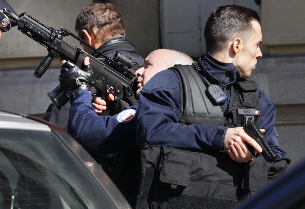 Carta armadilhada faz um ferido na sede do FMI em Paris