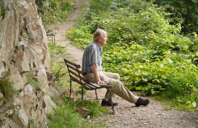 Casos de demência podem triplicar até 2050, alerta OMS