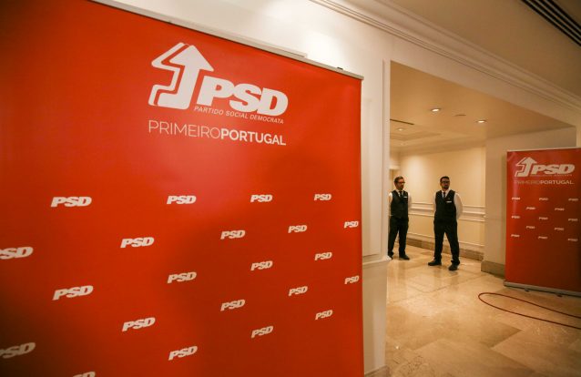 “Cavaquistão” continua irredutível e a votar laranja