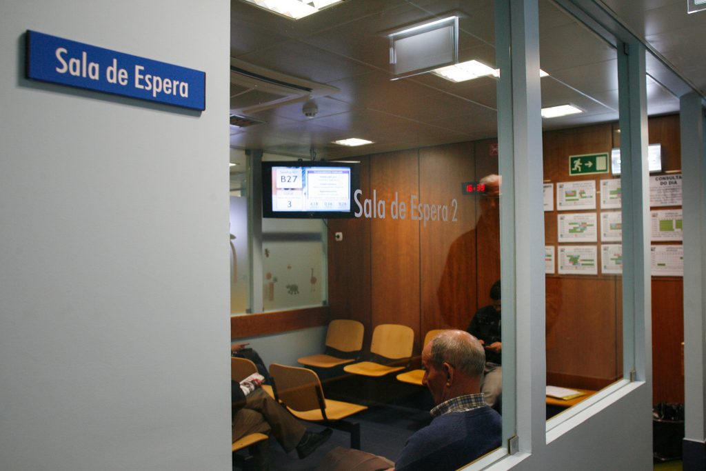 Centros de saúde vão passar a ter testes de diagnóstico na hora