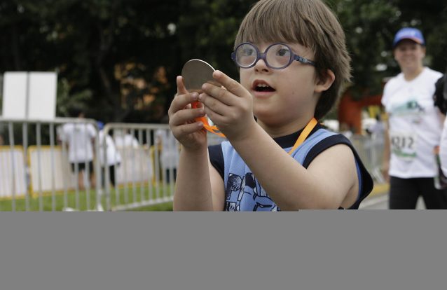 Chá verde pode ajudar pessoas com síndroma de Down