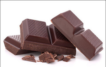 Chocolate diminui riscos de AVC. Saiba quantos gramas deve consumir por dia
